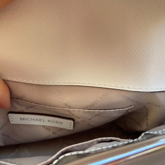 Like New Michael Kors bag - Picture 3 of 7